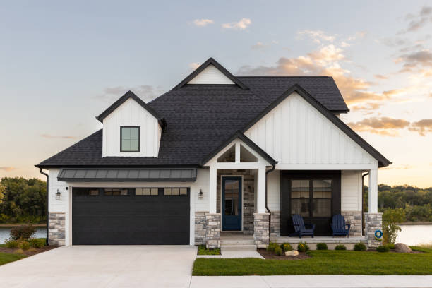 Best Roof Moss and Algae Removal  in Granite Falls, WA